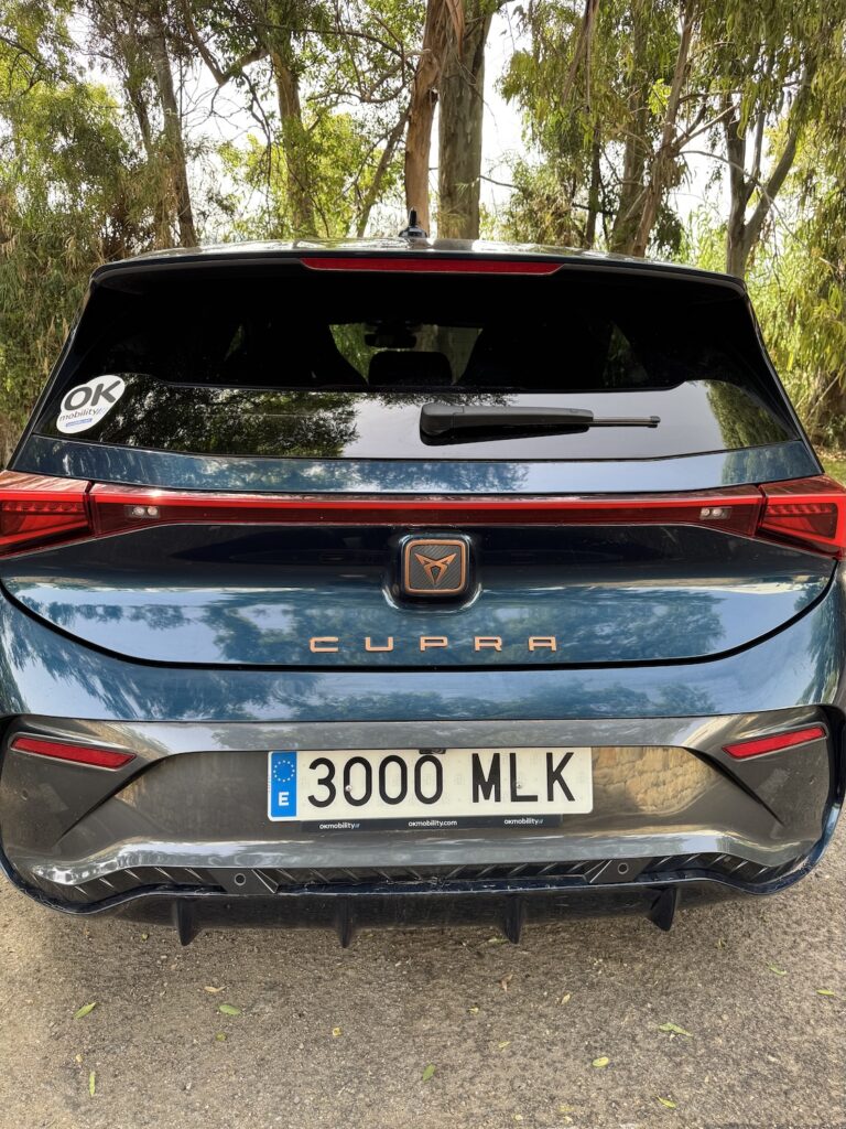 Ein Cupra Born Elektro als Mietwagen