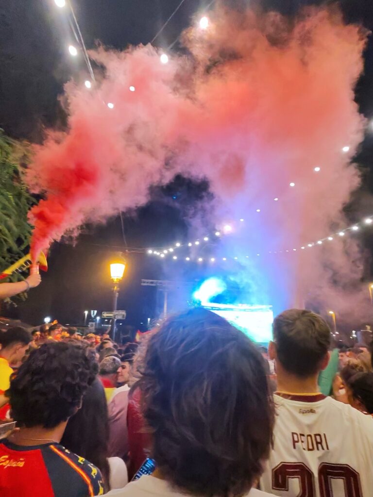 Mittendrin statt nur dabei: Public Viewing WM Finale 2026 in Tarifa, Spanien